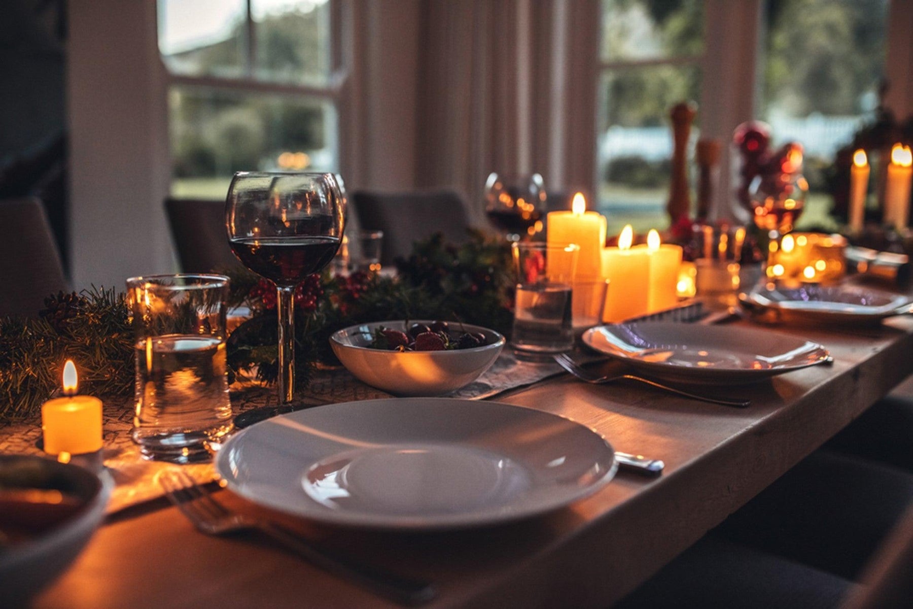 Hosting an Epic Dinner Party in Style - HomesToLife